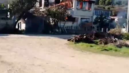 Mudanya'da Yangın: Müstakil Ev Kullanılamaz Hale Geldi
