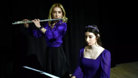 Prematüre Bebek Defne, Doktoruyla Aynı Sahnedeki Müzik Dinletisiyle Umut Dağıttı