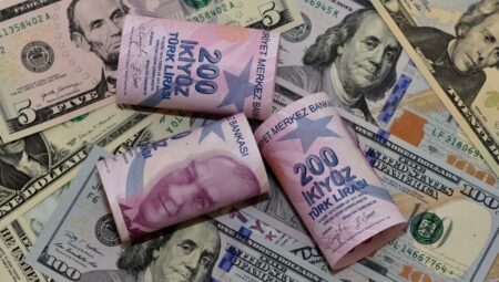 Dolar/TL'de rekor serisi sürüyor: Bir rekor daha geldi!