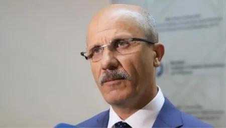 Erol Özvar kimdir? Erol Özvar kaç yaşında, nereli, kariyeri?