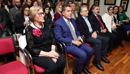 Londra'da 'Zirvedekiler' Kitabının Lansmanı Yapıldı