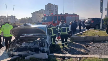 Kayseri'de İki Otomobil Çarpıştı: 5 Yaralı