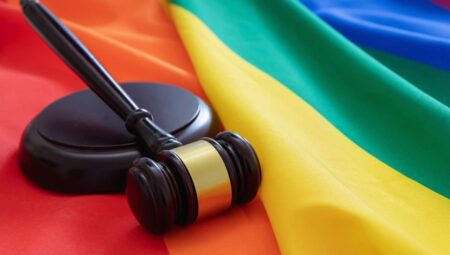 LGBTİ+ gençler ve aileler için Hukuki Danışma Hattı açılıyor