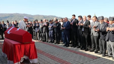 Kıbrıs Gazisi Mahmut Akbolat Son Yolculuğuna Uğurlandı