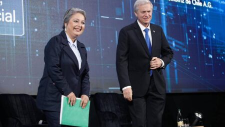 Şili: Cumhurbaşkanlığı Komünist Jara ile sağcı Kast arasında ikinci tura kaldı